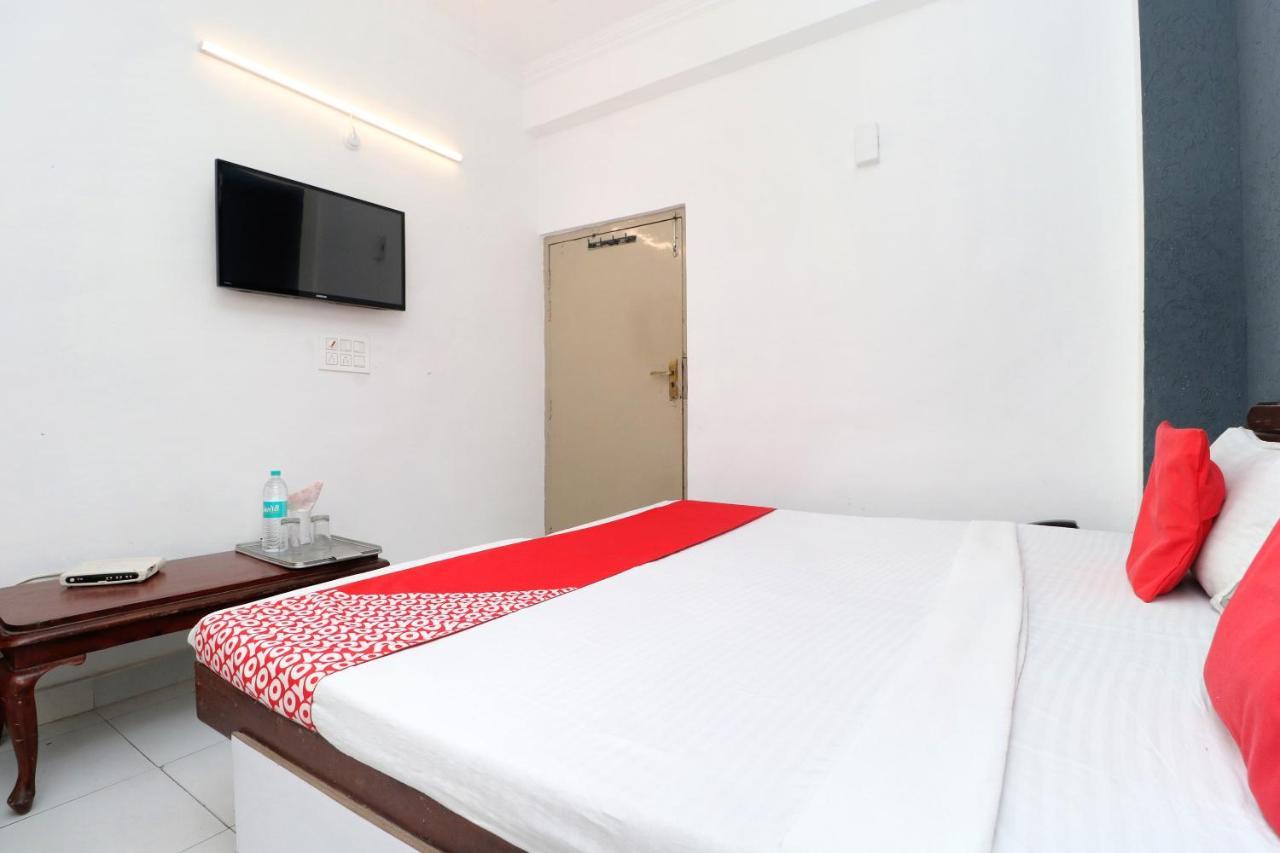 Oyo 16098 Hotel Amrit Jalandhar Exterior photo