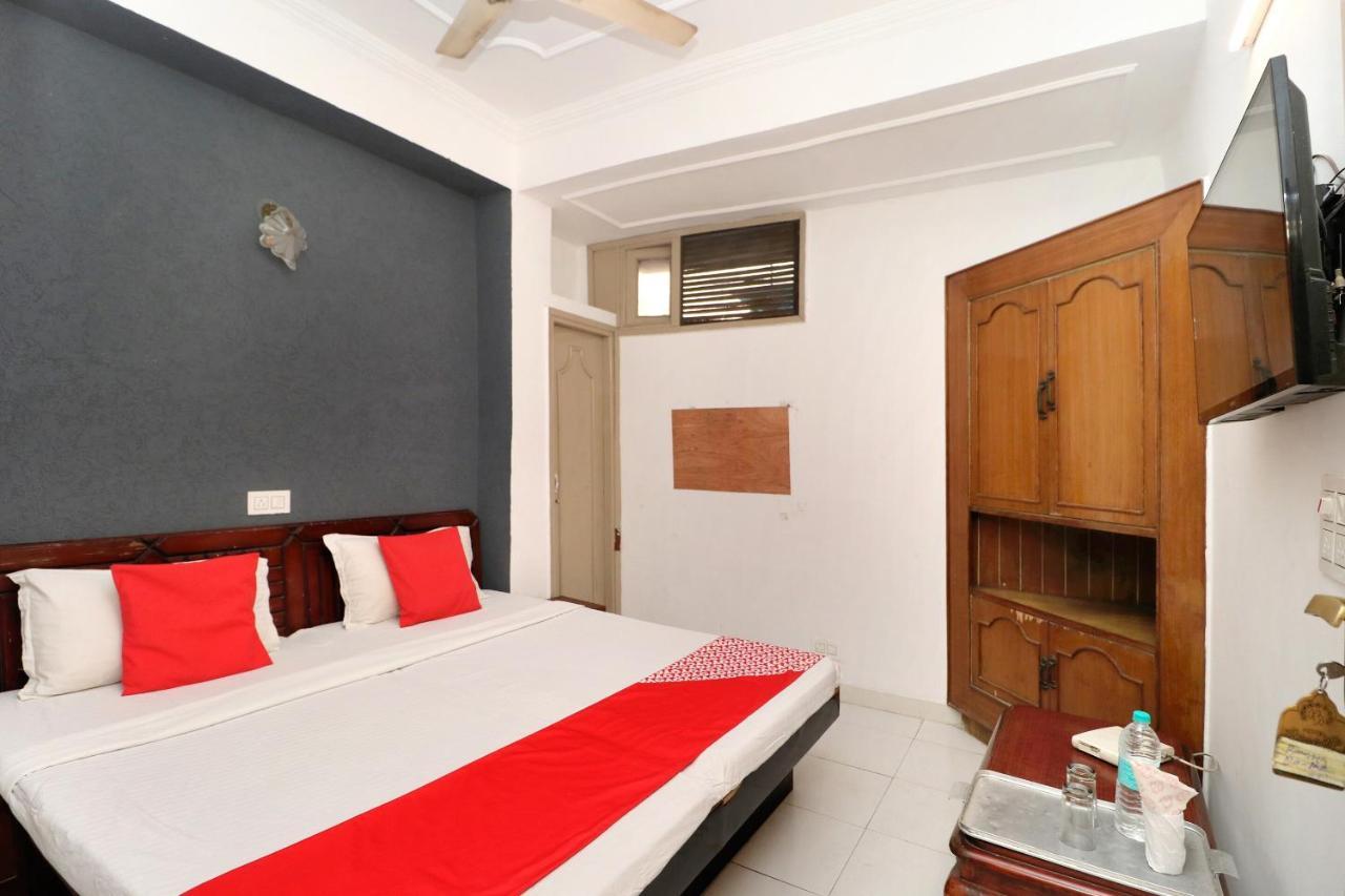 Oyo 16098 Hotel Amrit Jalandhar Exterior photo
