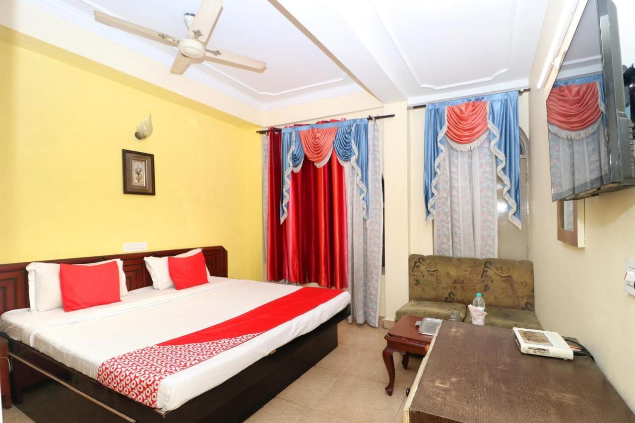 Oyo 16098 Hotel Amrit Jalandhar Exterior photo