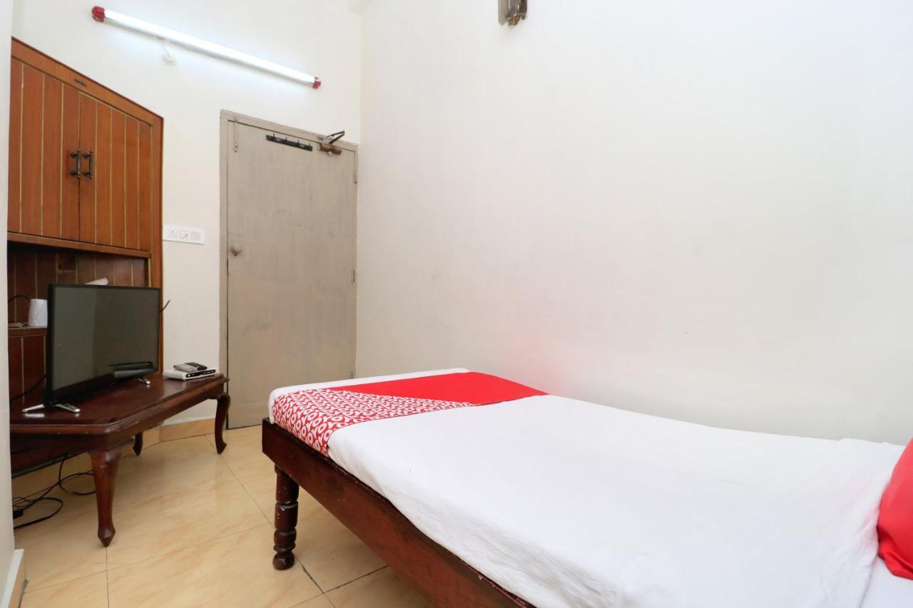 Oyo 16098 Hotel Amrit Jalandhar Exterior photo