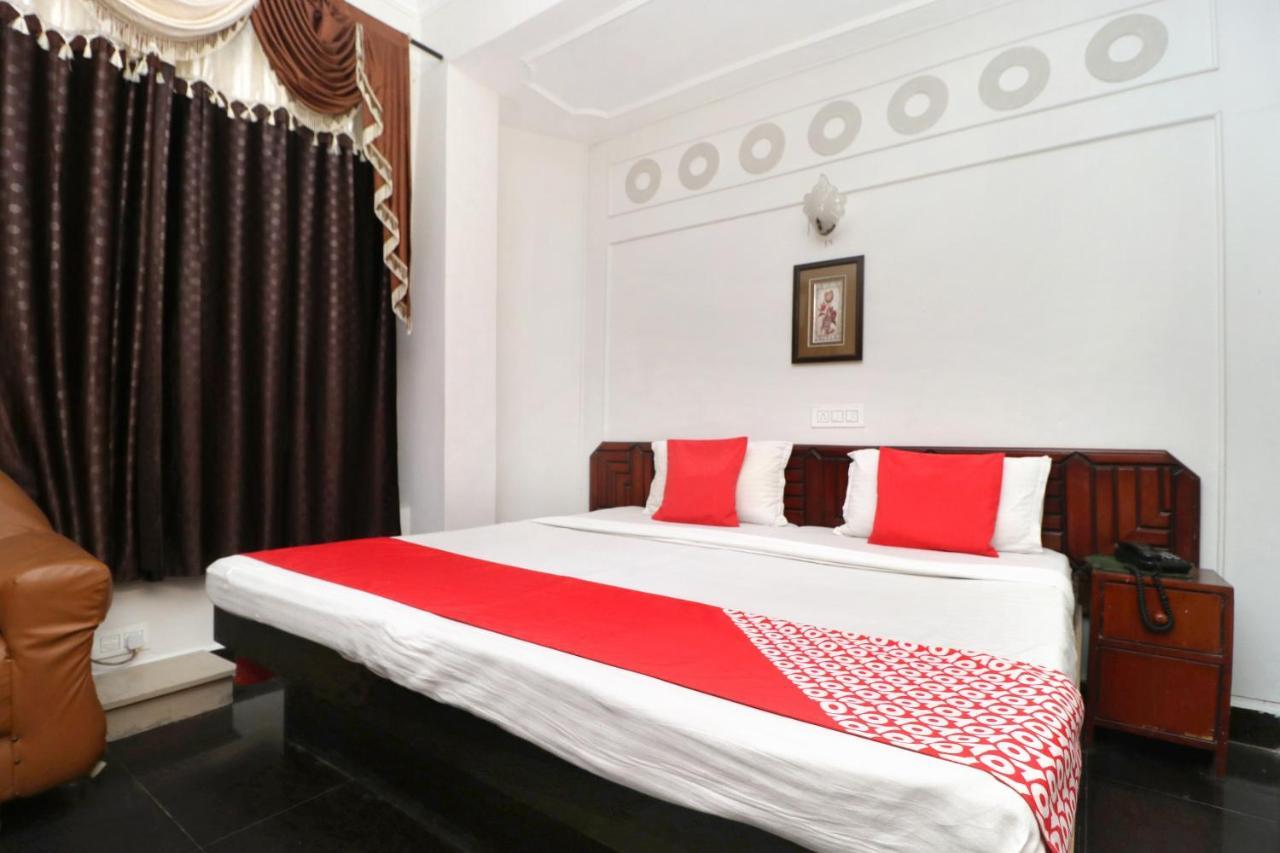 Oyo 16098 Hotel Amrit Jalandhar Exterior photo