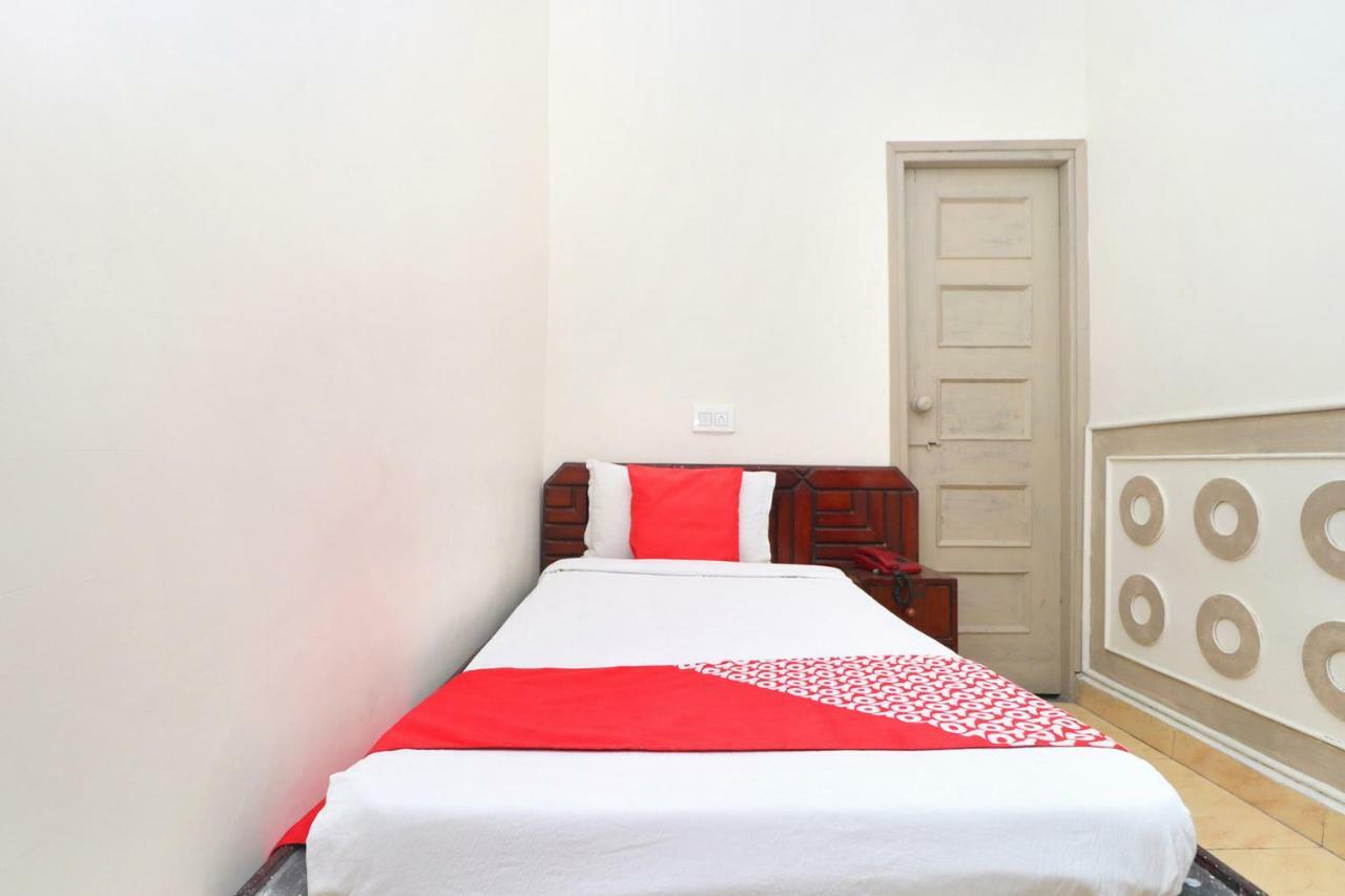 Oyo 16098 Hotel Amrit Jalandhar Exterior photo